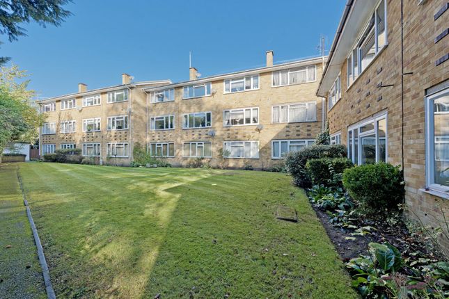 14 The Orchard, Tayles Hill Drive, Ewell Village photo 2