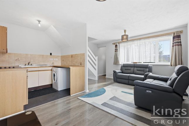 113, Mahon Close, Enfield photo 3