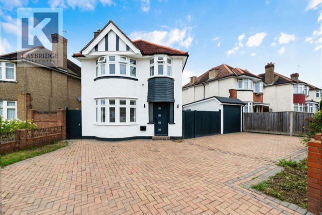 Thumbnail Detached house to rent in Fairfield Way, Epsom