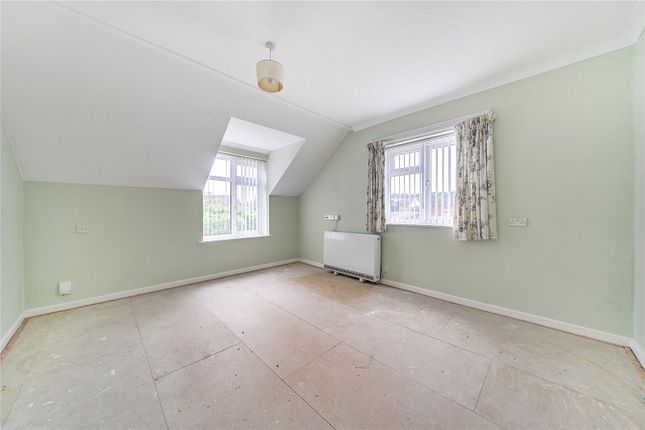 6, Chestnut Mead, Redhill photo 4