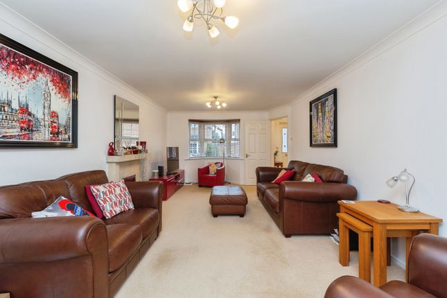 25, Fairford Leys Way, Buckinghamshire photo 2