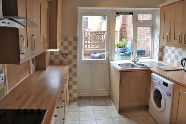 50, Stoneleigh Road, Clayhall Ilford photo 4