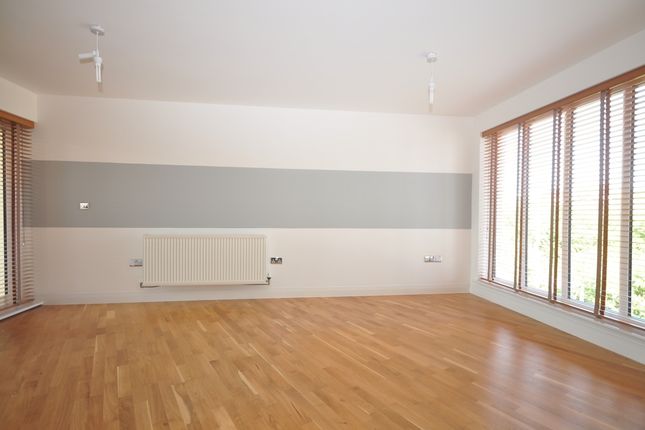 15 Carlton Court, The Bridge Approach, Whitstable photo 5