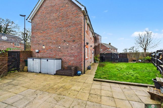 24, Somerley Drive, Crawley photo 4