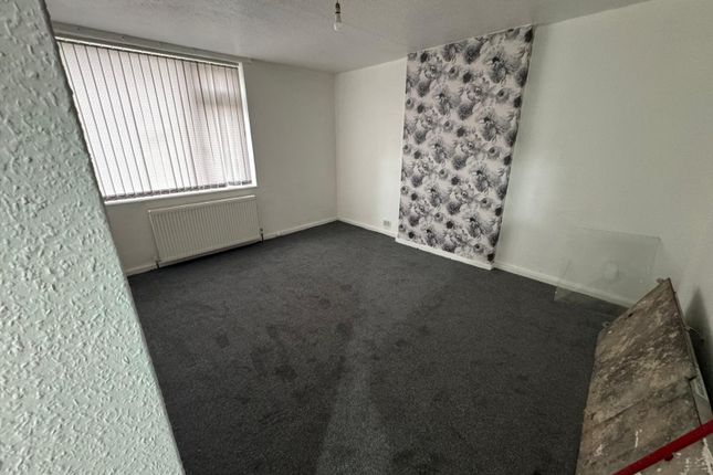 Thumbnail Flat to rent in The Oval, Walker, Newcastle Upon Tyne