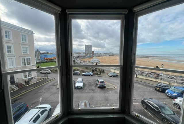 Flat to rent in Albert Terrace, Margate