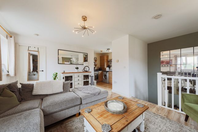 106 Bayfield, Newcastle Upon Tyne photo 2
