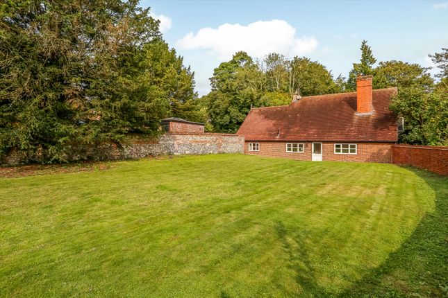 Cottage for sale in Pear Tree Cottage, Crawley, Winchester, Hampshire