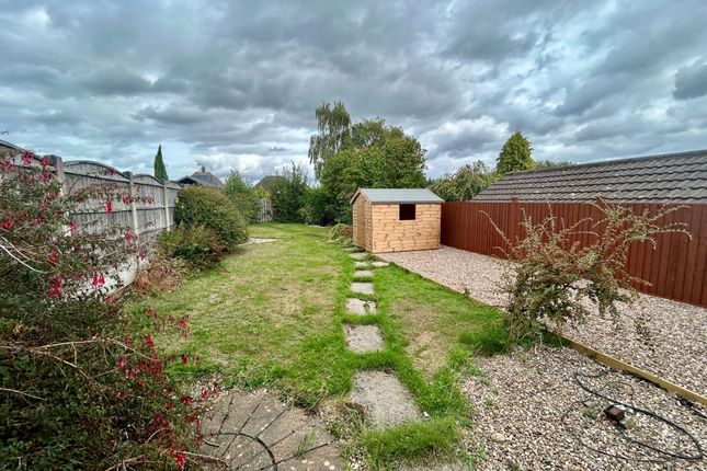 40, Chesterfield photo 2