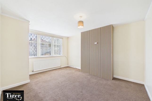 329, Vicarage Lane, Blackpool photo 3