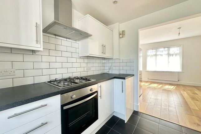 92, Park Avenue, Potters Bar photo 4