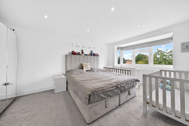 2, Lexington Close, Borehamwood photo 4