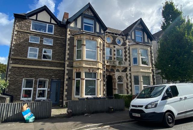 Flat to rent in Connaught Road, Roath, Cardiff