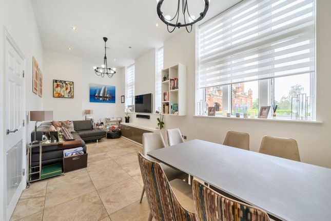 11 Devonshire House, Marlborough Drive, Bushey photo 2