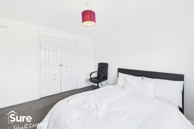 Room 2 - 2 Warmark Road, Hemel Hempstead, Hertfordshire photo 4