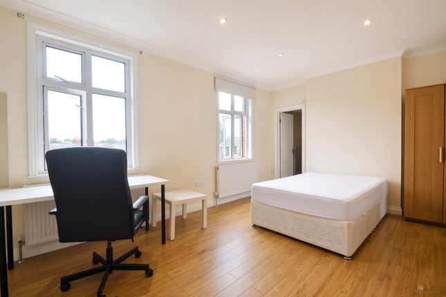 Room 1, 1A, South Road, Egham photo 2