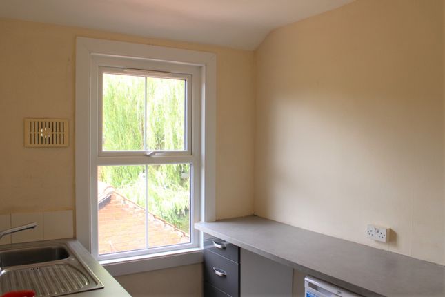 Studio to rent in Webbs Cottages, Main Road, Ingatestone, Essex CM49Hx