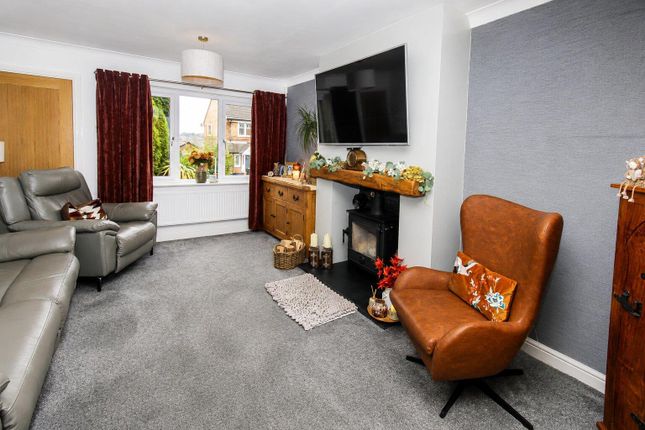 8, Harebell Avenue, Wakefield photo 4