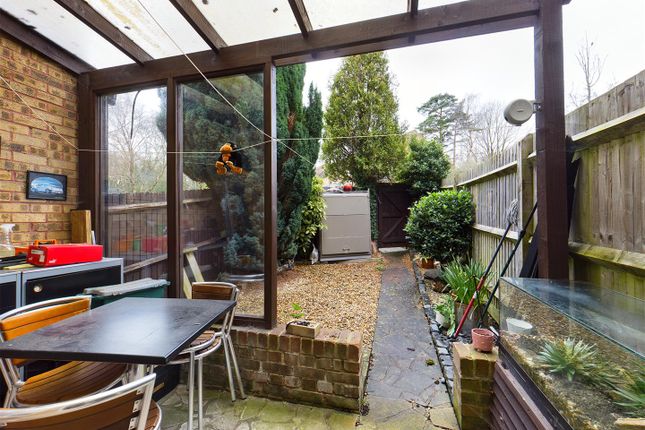 20, Gorse Close, Tollgate Hill photo 3