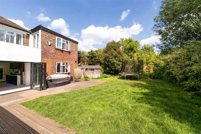 49, Longford Close, Hampton Hill photo 2