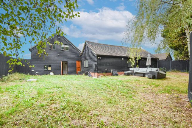 2, Spurriers Farm Barns, Ingatestone photo 4