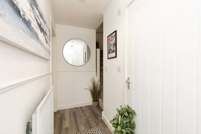 12, Brookes Close, Gloucester photo 4