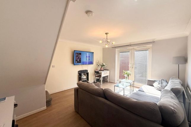 128, Swinnow Close, West Yorkshire photo 4