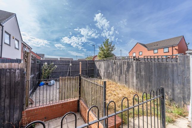 17, Grebe Drive, Walsall photo 4