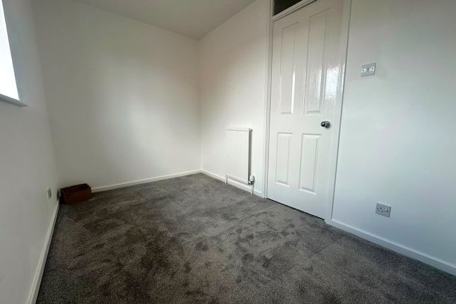 14, Frogmore Close, Berkshire photo 5