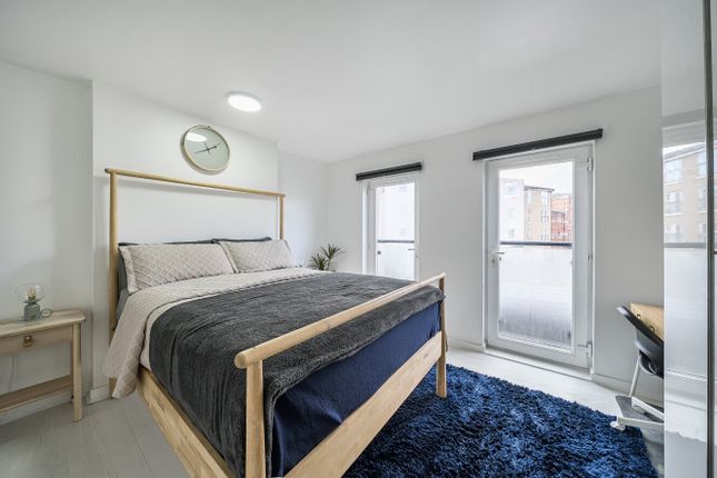 5, Calypso Crescent, London photo 3