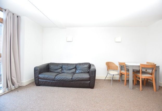 Apt 14, Sheffield photo 4