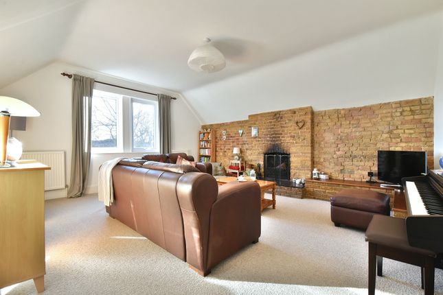 Flat for sale in Oaklands Road, Bromley