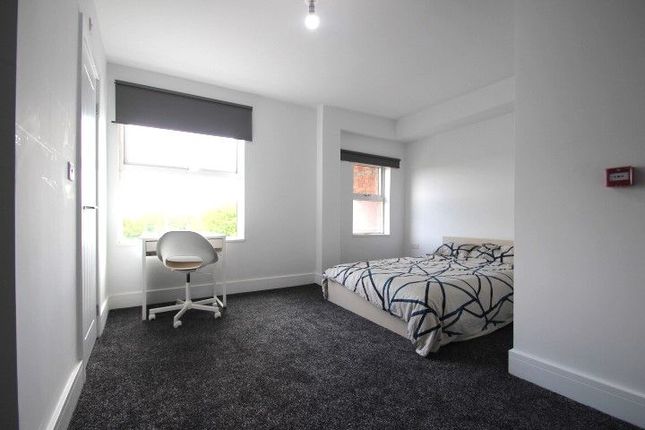 Thumbnail Room to rent in Vale View, Wolstanton, Newcastle-Under-Lyme