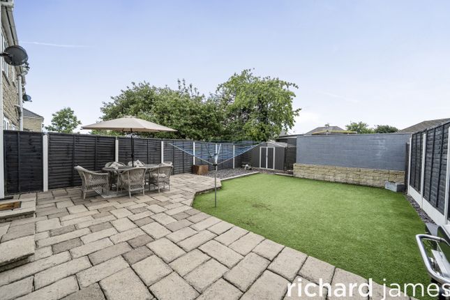 4, Cornwall Avenue, Swindon photo 3