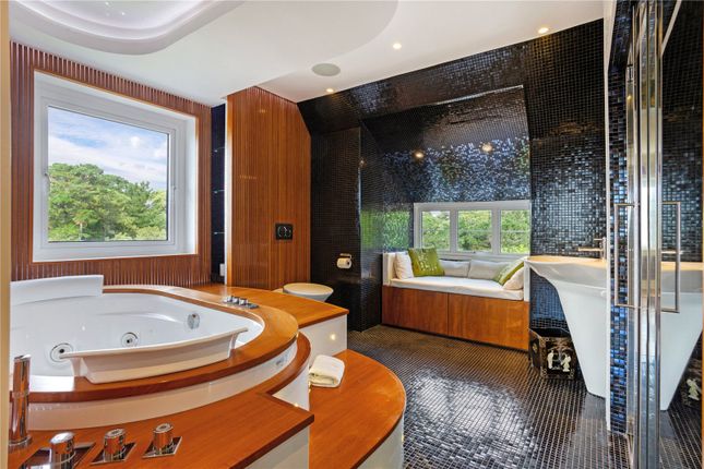 Main En Suite