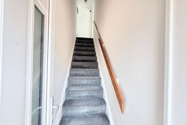 11, Rosebank Place, Falkirk photo 2