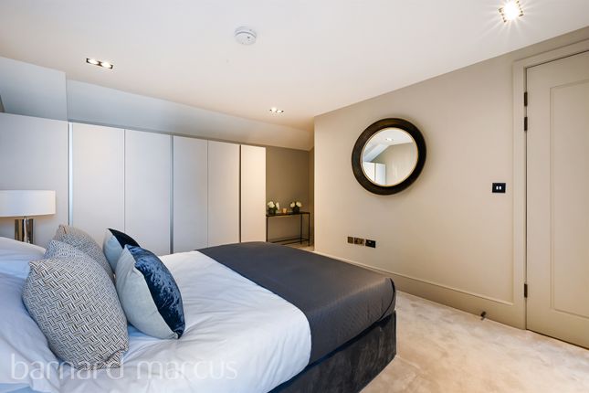 Flat for sale in Cabul Road, London