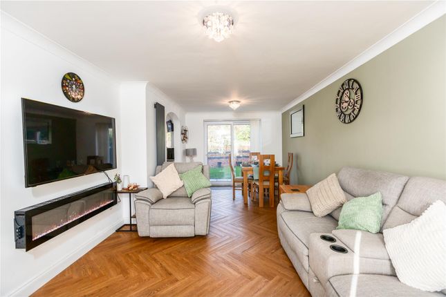 27, Ffordd Taliesin, Swansea photo 3