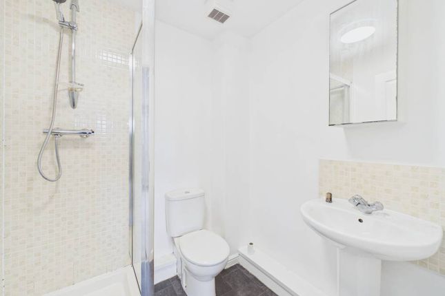 16 Skylark Road, Bridgend photo 4