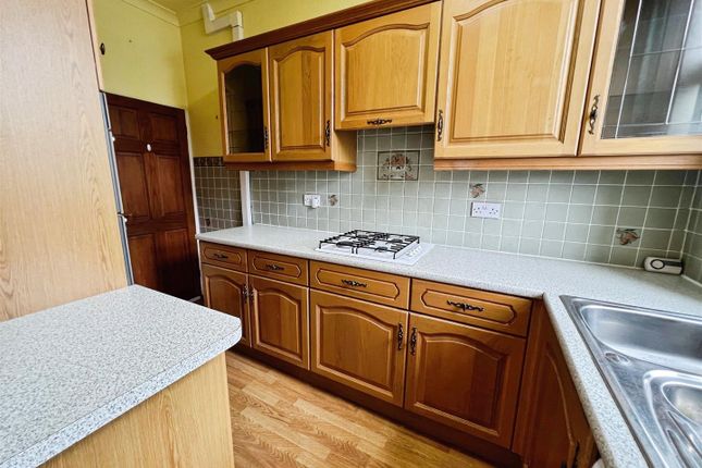 12, Oxford Road, Bradford photo 5