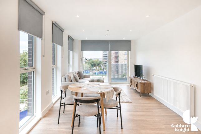 Flat 304, Borsberry House, 5 Henley Cross, London photo 5