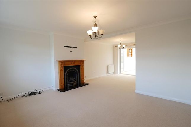24, Warren Road, St Ives photo 2