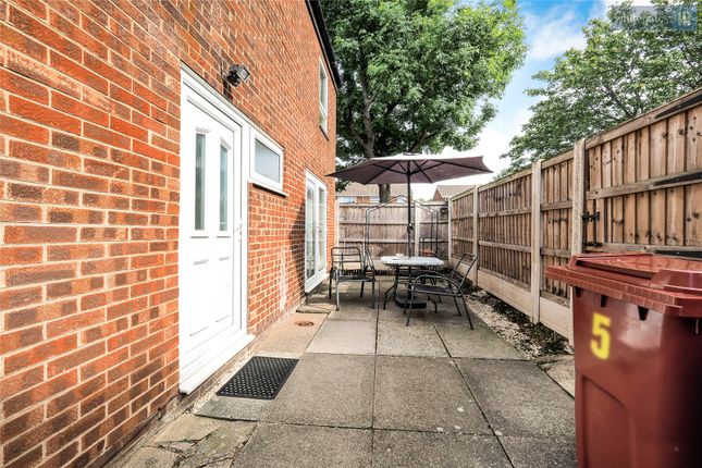 5 Penrose Court,, Seaton Road, Lincolnshire photo 4