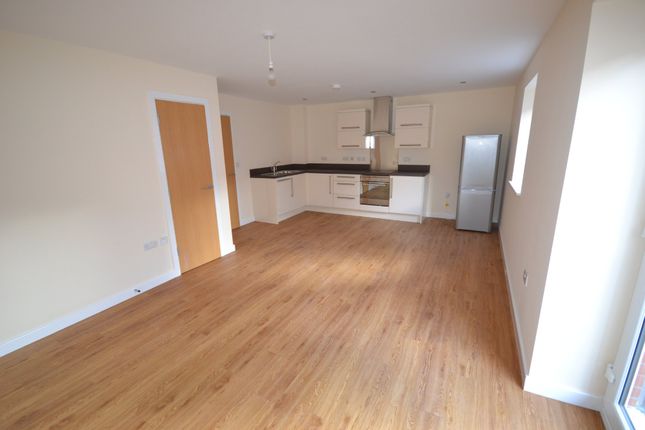 Flat for sale in Crecy Court, Lower Lee Street, Leicester