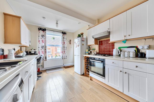 Flat 2, 21, Station Road, Devon photo 4