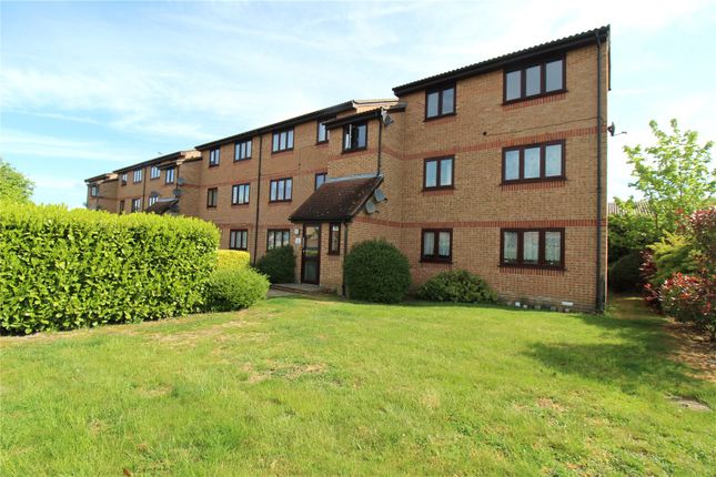 1 bed flat for sale in Lesney Gardens, Rochford, Essex SS4