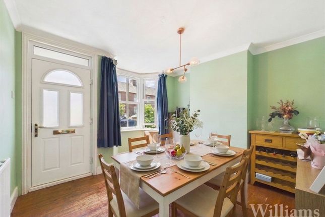249 Bellingdon Road, Chesham photo 2