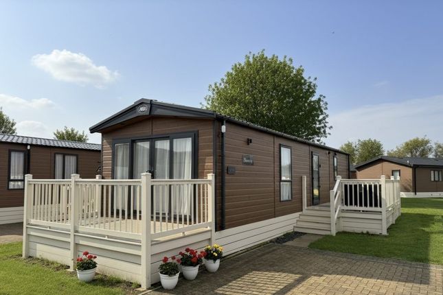 2-bed caravan on Amotherby Lane, North Yorkshire, £84,950