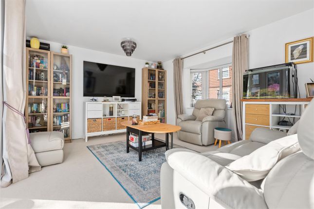 4, Harebell Avenue, Hitchin photo 3