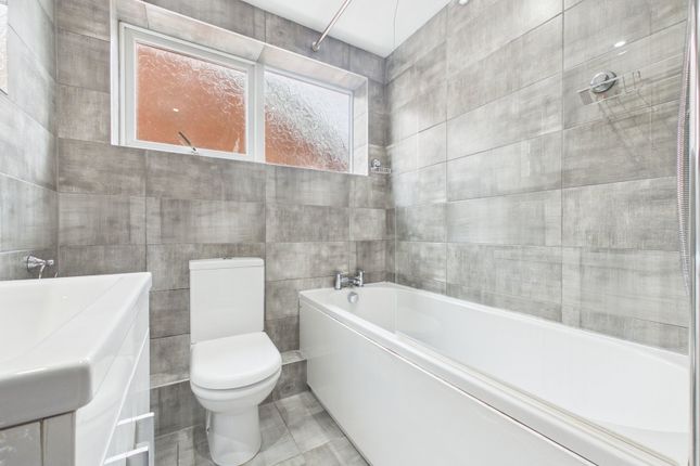 16 Tudor Grove Wigan, WINSTANLEY photo 3
